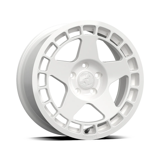 Fifteen52 Turbomac (TÜV) 18" Rally White